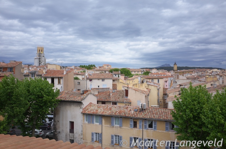 20170430 Aix-en-Provence - Uitzicht vanaf dakterras hotel.jpg